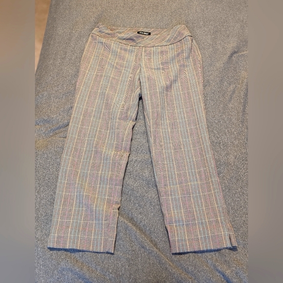Roz & Ali Dress Pants - Size 4P (Capri Length) - Picture 3 of 4